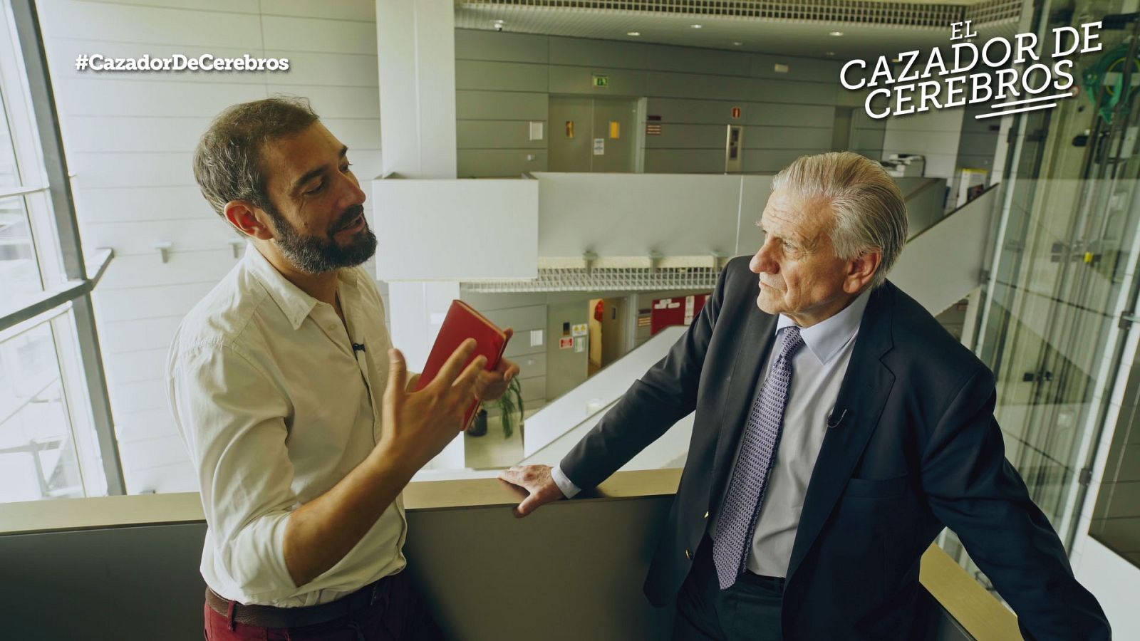 Pere Estupinyà y Valentín Fuster en 'El cazador de cerebros'