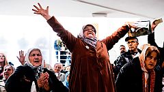 Las víctimas de Srebrenica celebran con amargura la sentencia a Mladic: "Que tenga una larga y triste vida en prisión"