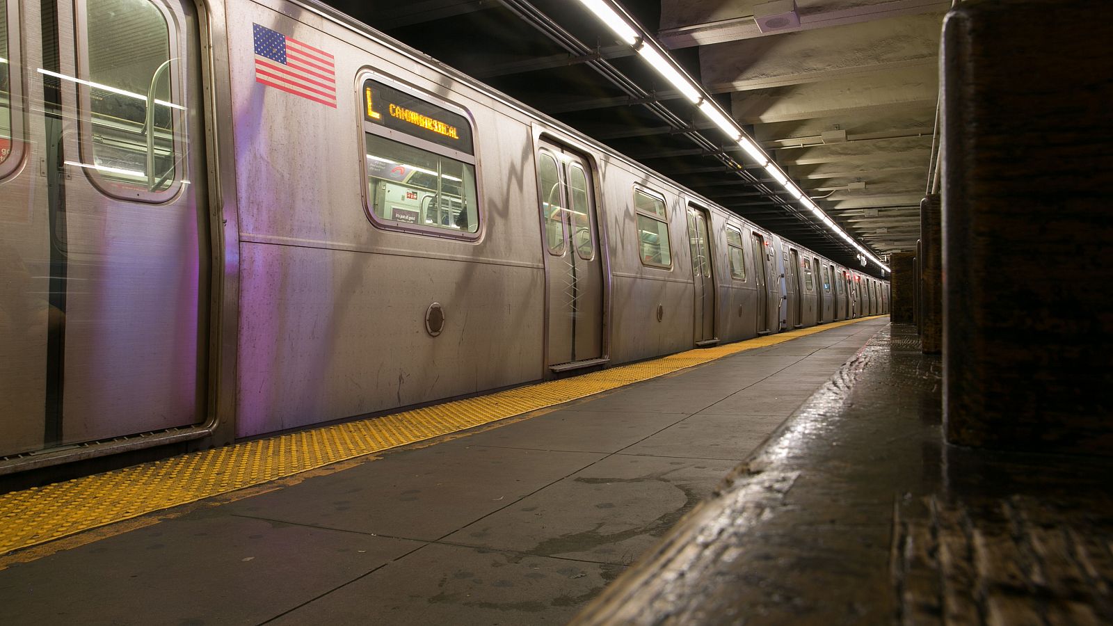 Muere una mujer tras ser quemada en un vagón del metro de Nueva York