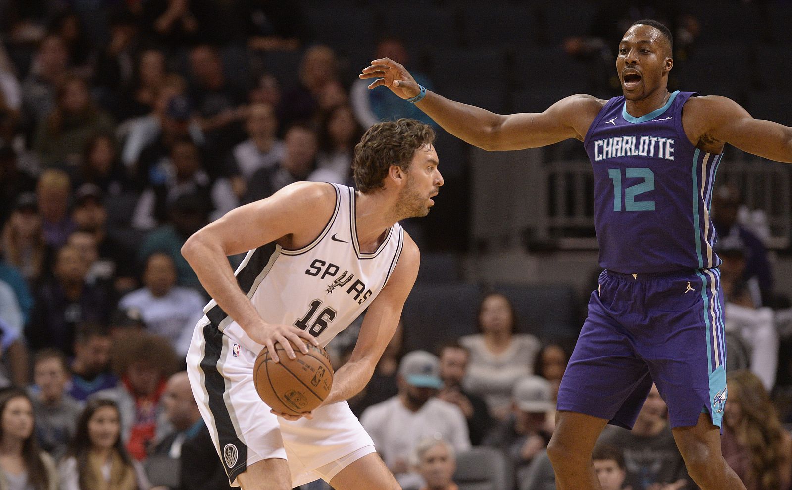NBA: San Antonio Spurs vs Charlotte Hornets