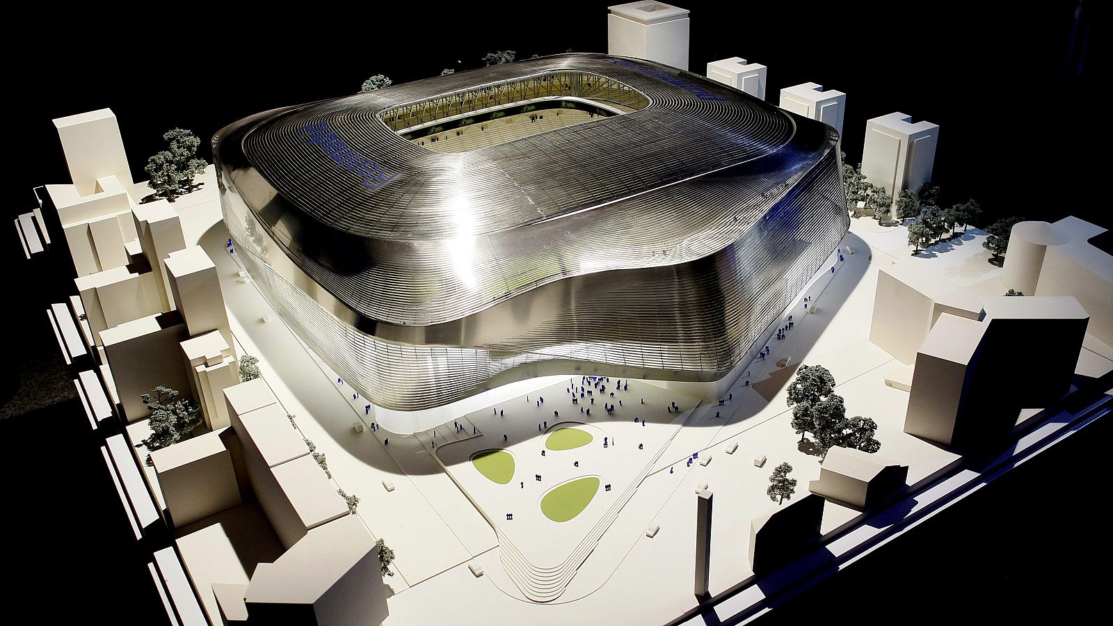 El Real Madrid pide al Ayuntamiento la licencia de obras para el Bernabéu