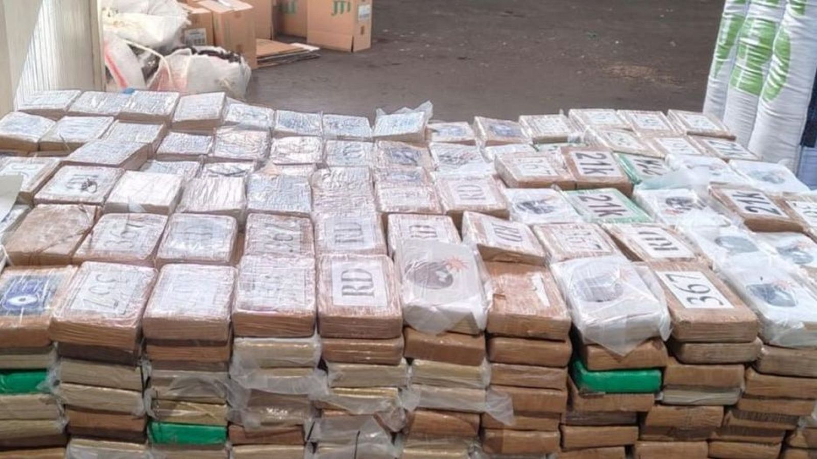 1.120 kilos de cocaína camflados entre sacos de garbanzos