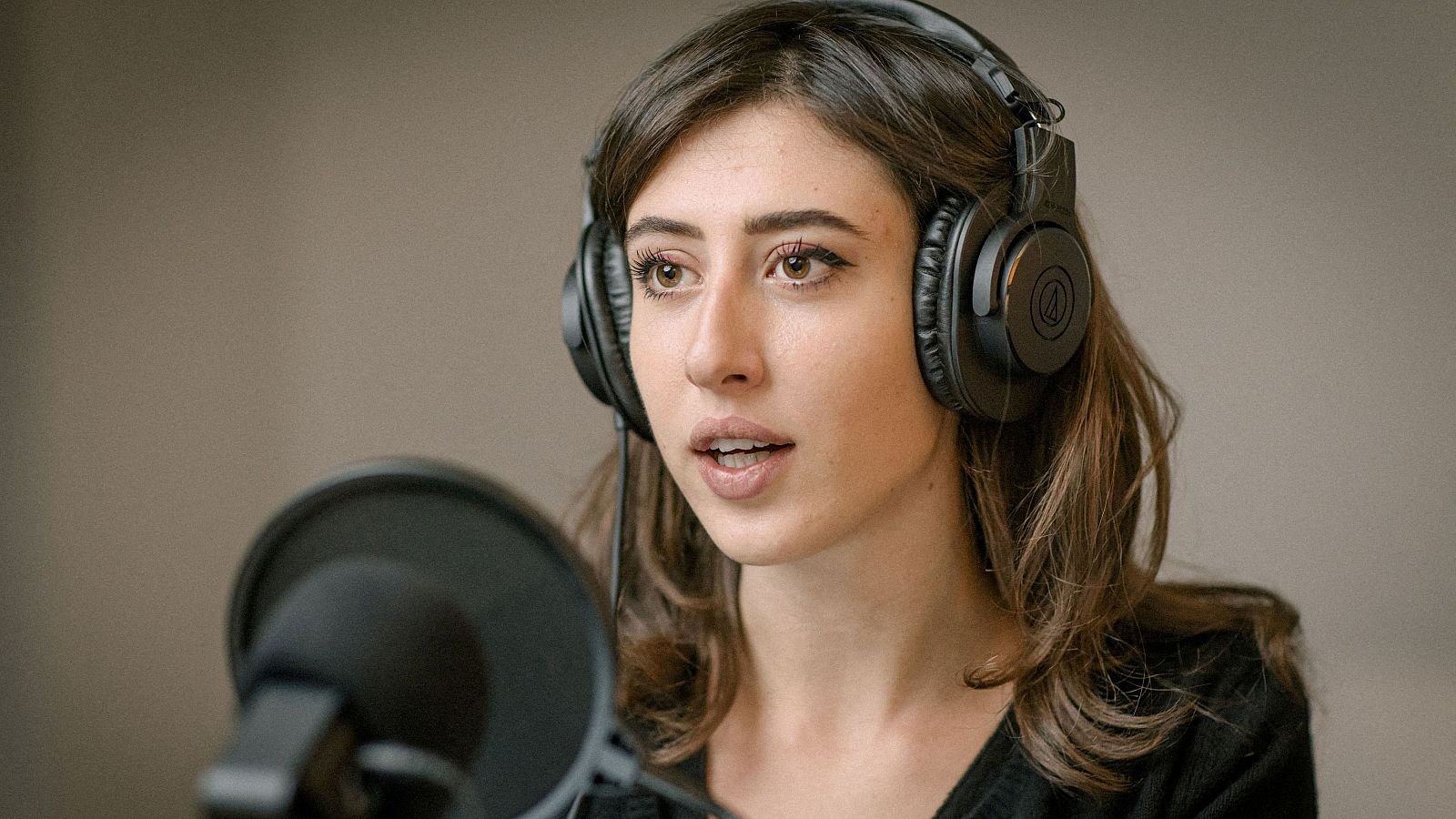 Irán libera a la periodista italiana Cecilia Sala