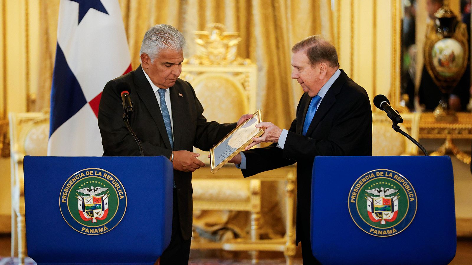 Edmundo González se reúne con el presidente panameño en su gira por América antes de la investudira de Maduro en Venezuela