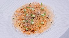 Receta de lubina con escabeche y tortilla de camarones de Valentina en MasterChef Junior 11