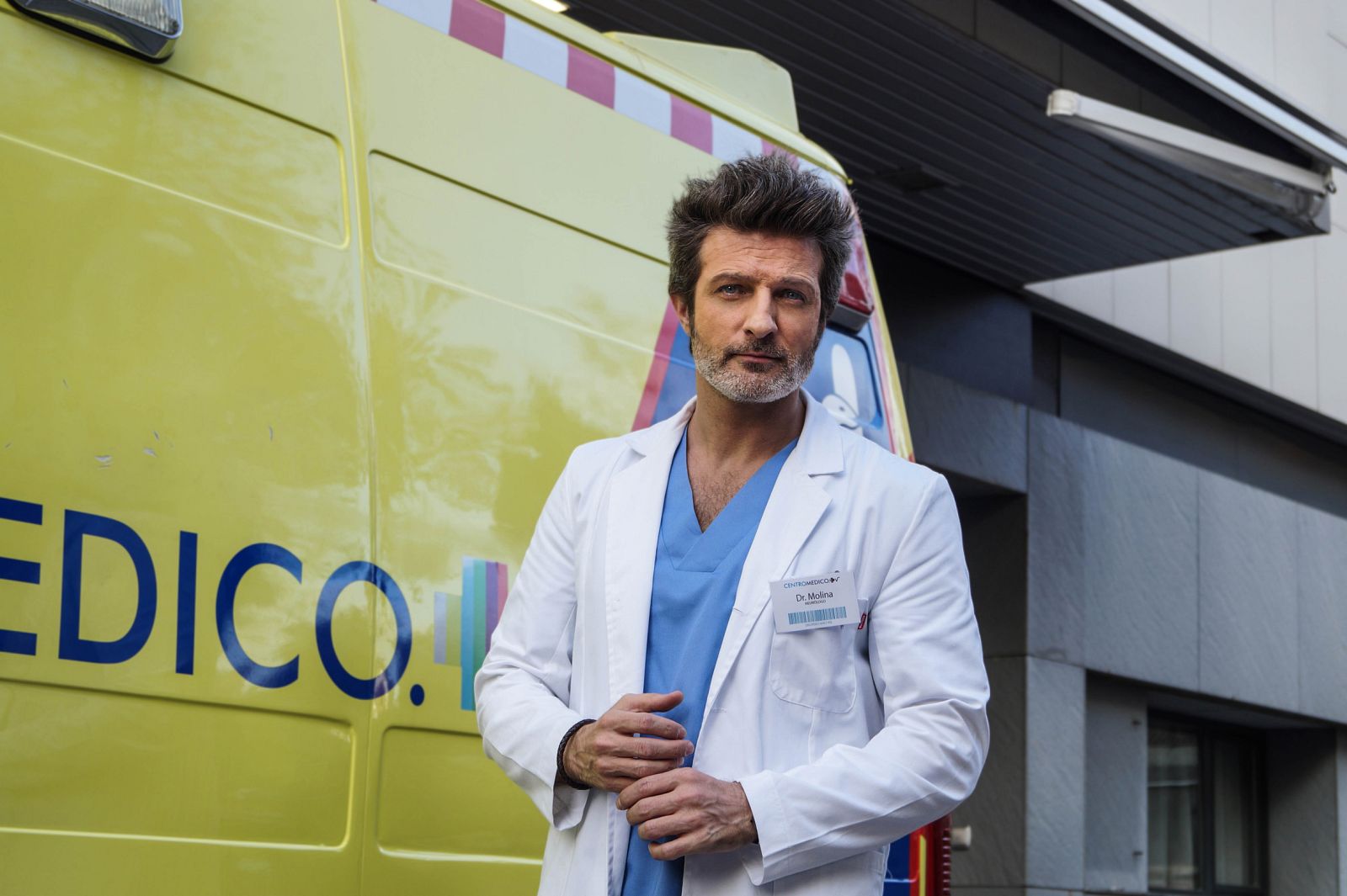 Jesús Olmedo dará vida al Doctor Molina, un neurólogo atractivo y ambicioso que chocará con la doctora Romero