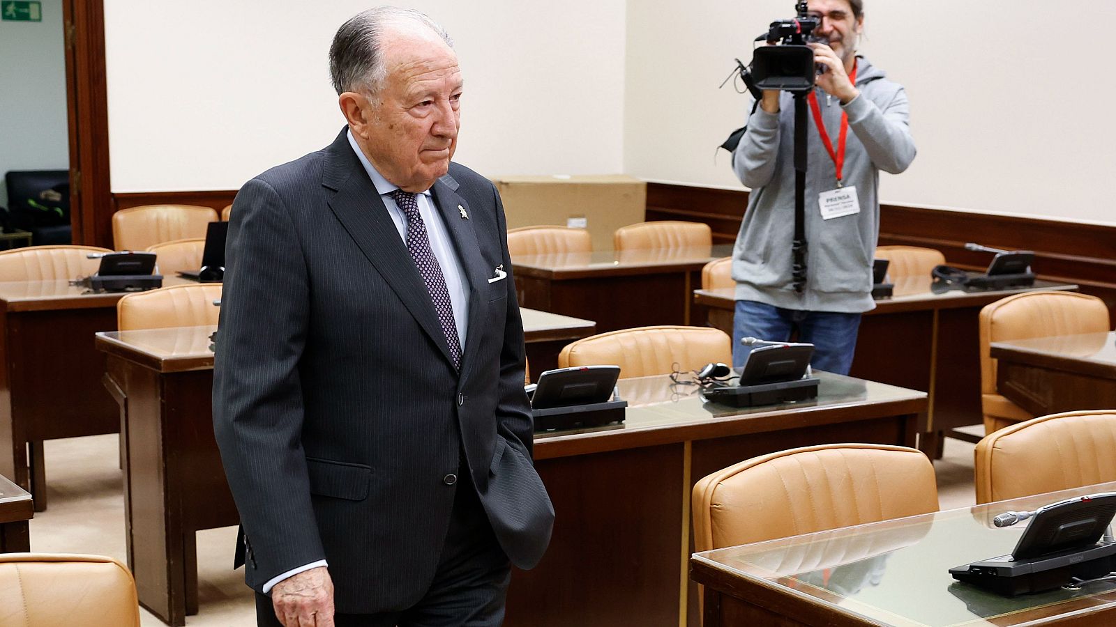 El exdirector del Centro Nacional de Inteligencia (CNI), Félix Sanz Roldán, en su comparecencia en la Comisión de Investigación del Congreso de los atentados de Barcelona y Cambrils.