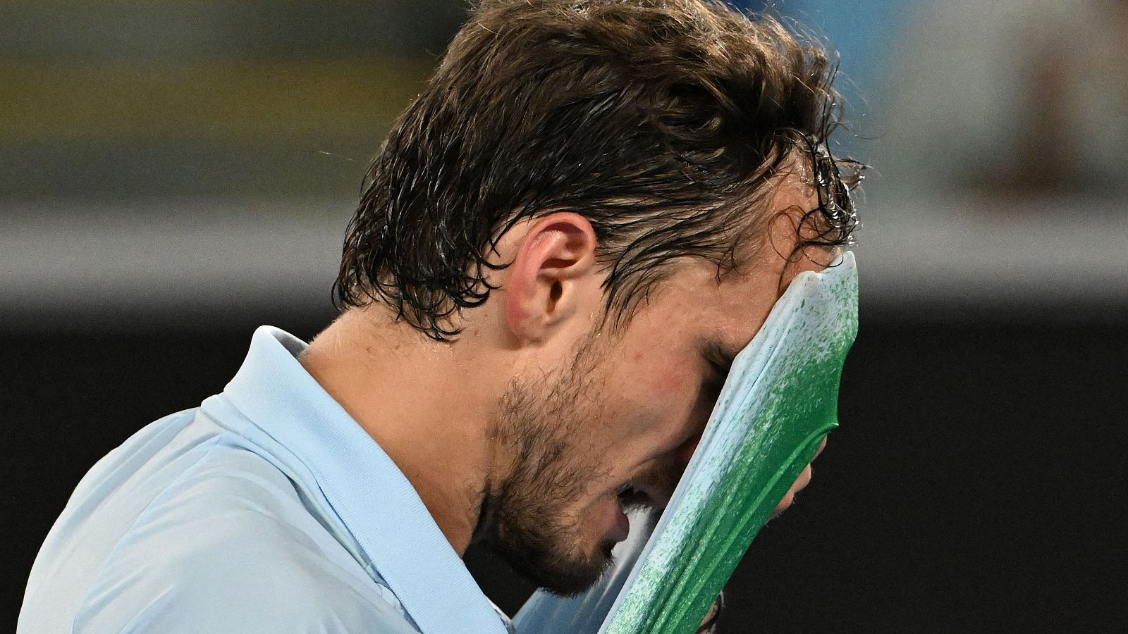 Daniil Medvedev cae en Australia