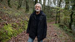 Violencia, poder y caza en 'Detrás del cielo', el noir rural de Manuel Rivas