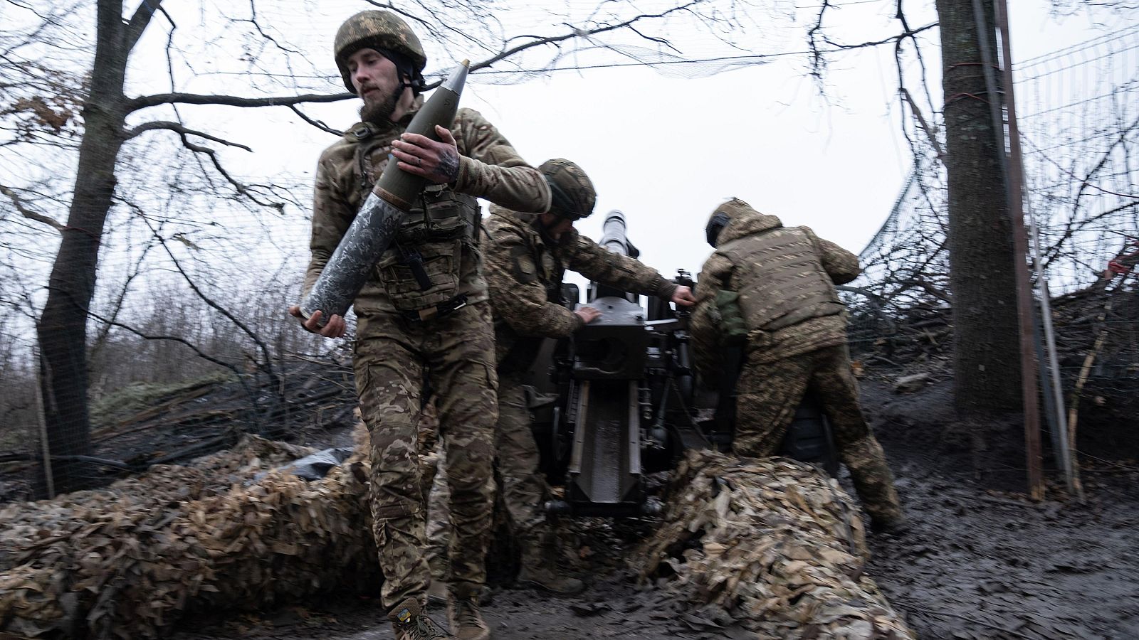 Soldados ucranianos en el frente de la región de Járkov