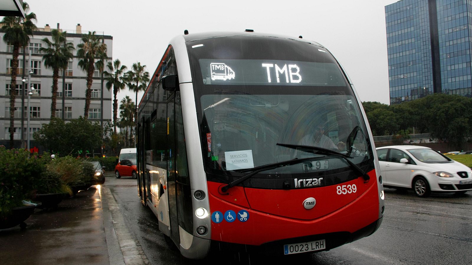 L'ús del transport públic baixa un 5% respecte abans i després de ser pares