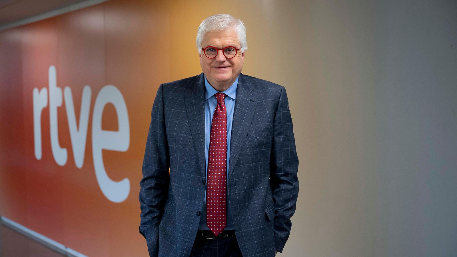 Lluís Falgàs dirigeix i presenta 'Aquí parlem' (7)