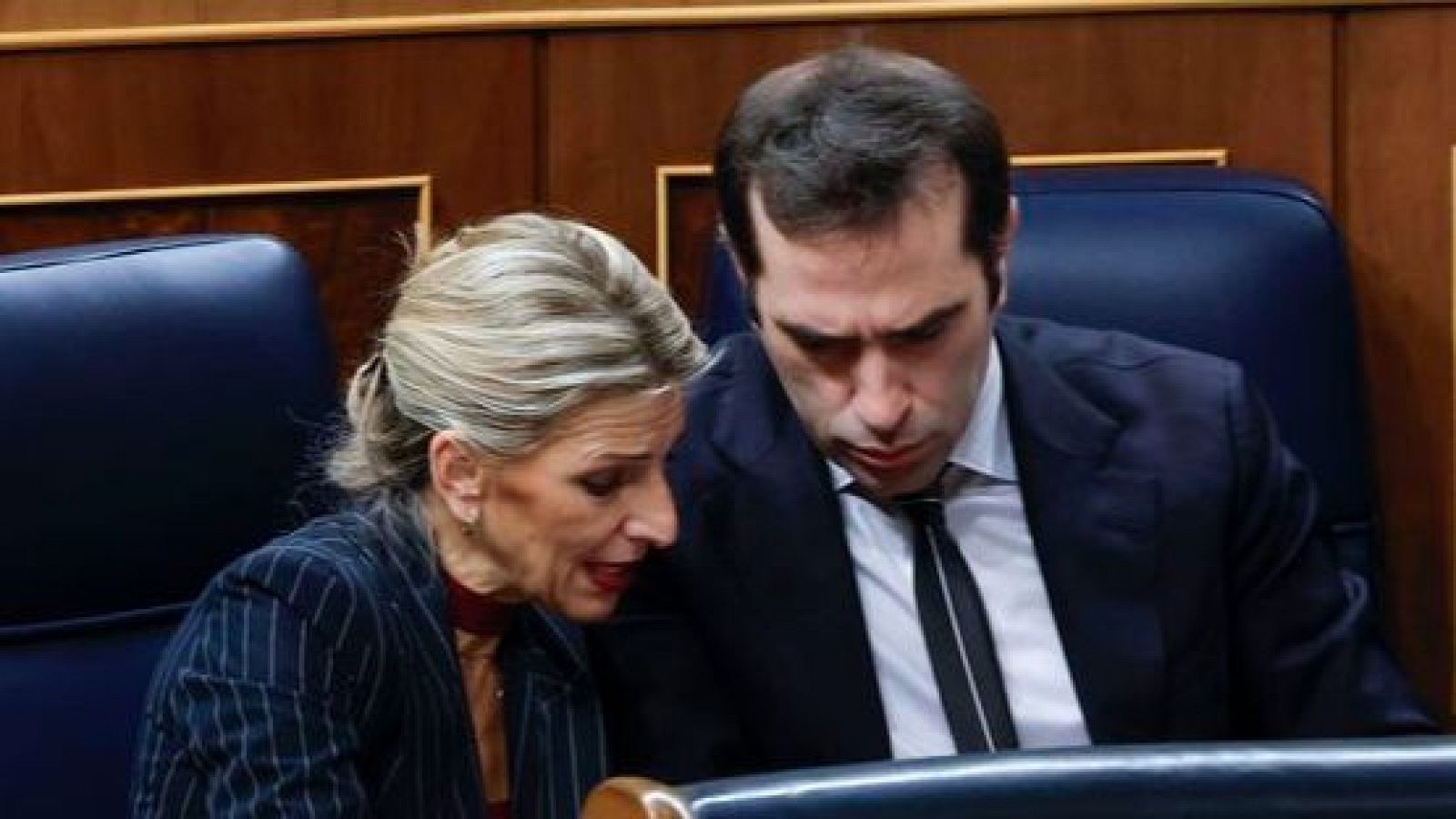La vicepresidenta segona del Govern i ministra de Treball, Yolanda Díaz i el titular d'Economia, Carlos Cuerpo. | EFE