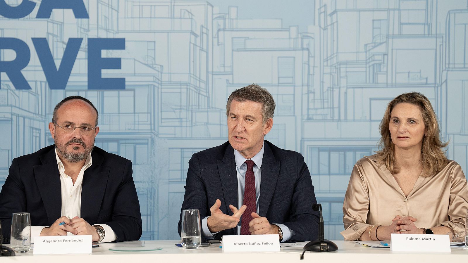 Feijóo propone un seguro de impago al alquiler y bonificaciones por arrendar pisos vacíos