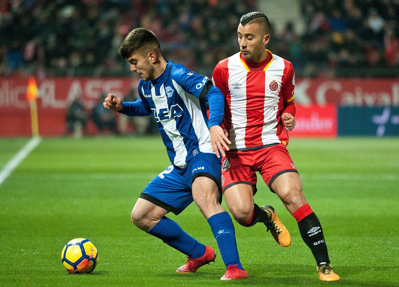 El Alavés logra remontar al Girona un 2-0.