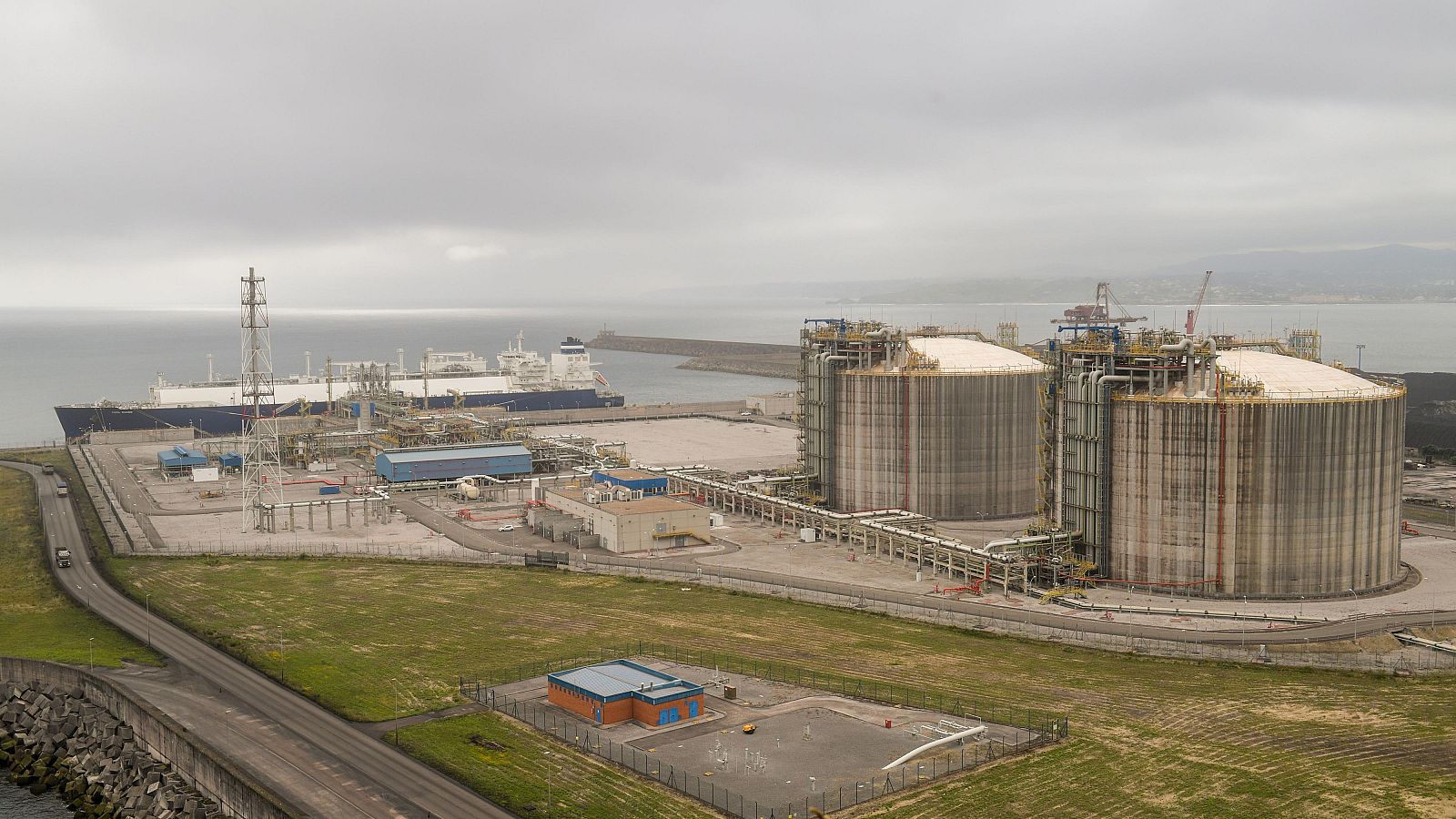 Muchas terminales de gas natural licuado (GNL) europeas planean reconvertirse para recibir hidrógeno verde