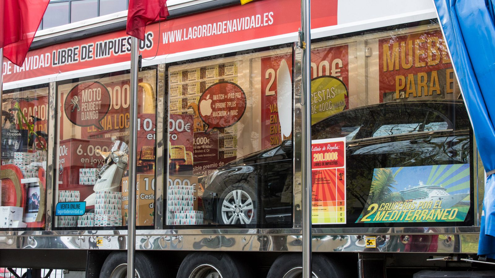 Camión con los premios de la 'Gorda de Navidad'