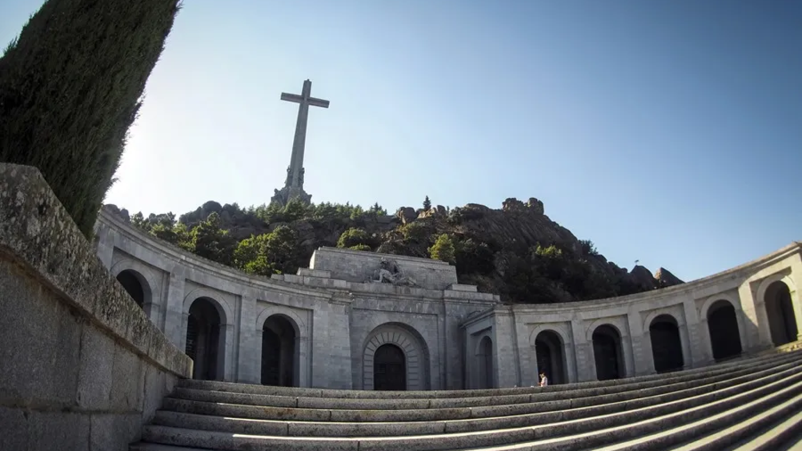 Vista de la fachada principal de la basílica del Valle de Cuelgamuros en una imagen de archivo.