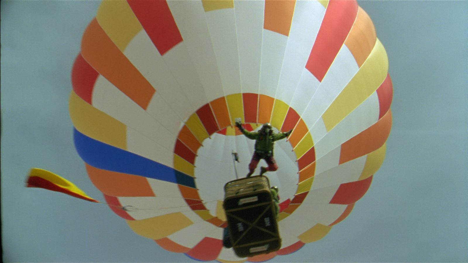 Queremos llevar nuestro globo hasta la estratosfera, más allá de las nubes y contemplar desde el cielo el espacio donde la vida es posible.