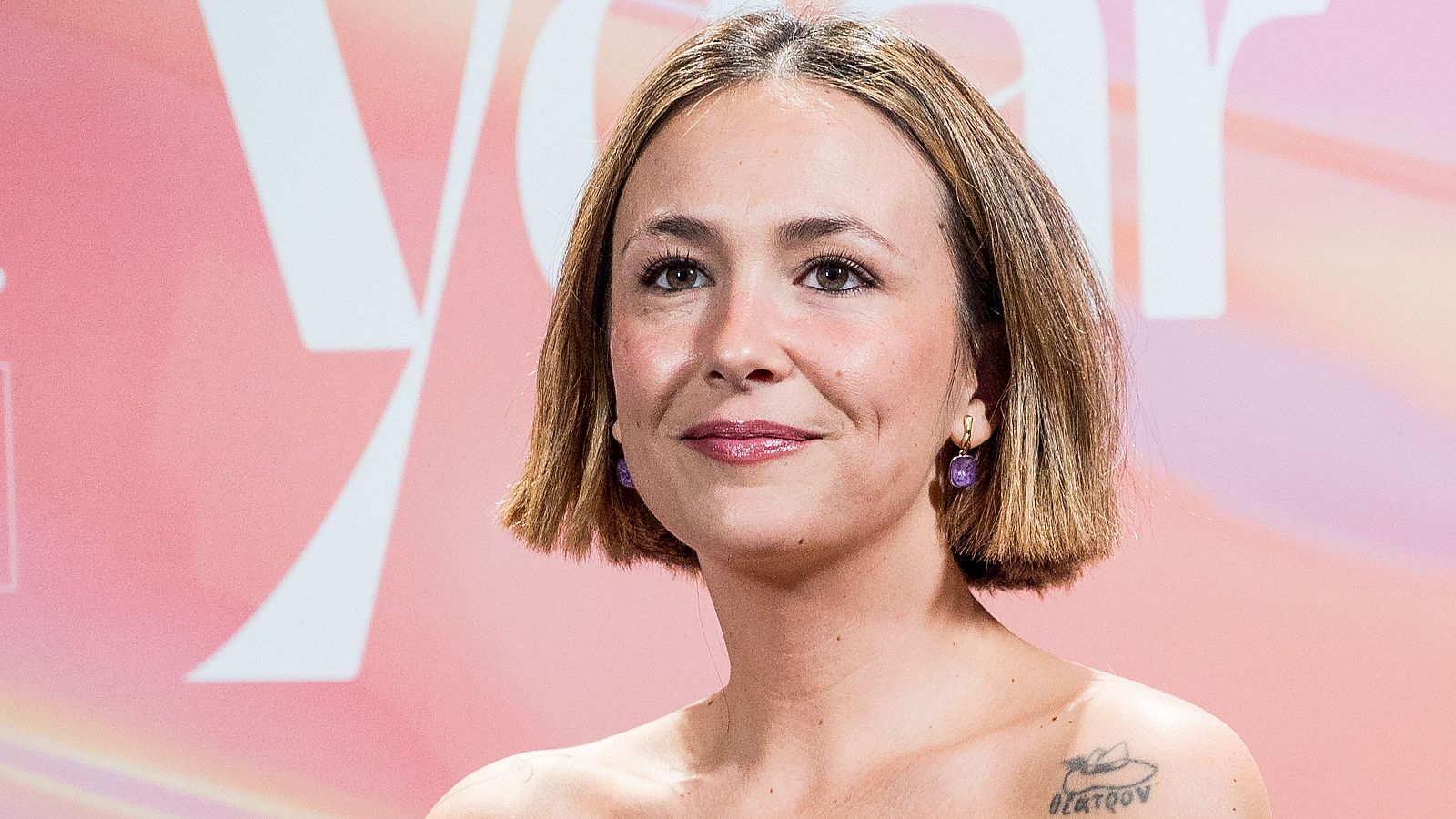 Rigoberta Bandini regresa a Benidorm y canta "Ay mamá" en un karaoke