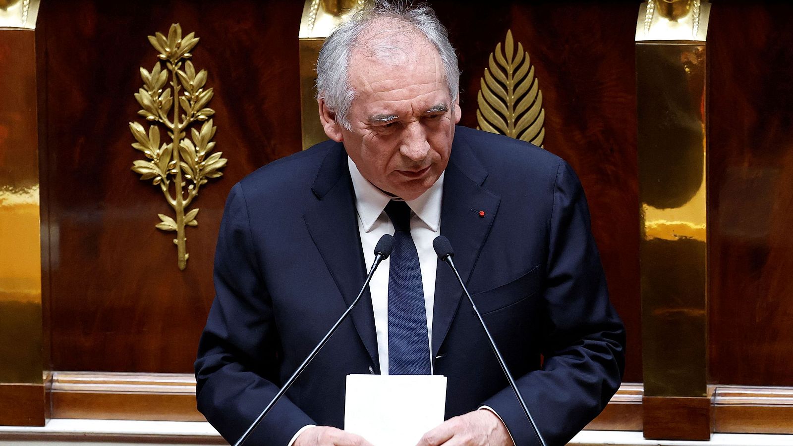 El primer ministro francés enfrentará una moción de censura tras presentar su propuesta de presupuestos para 2025