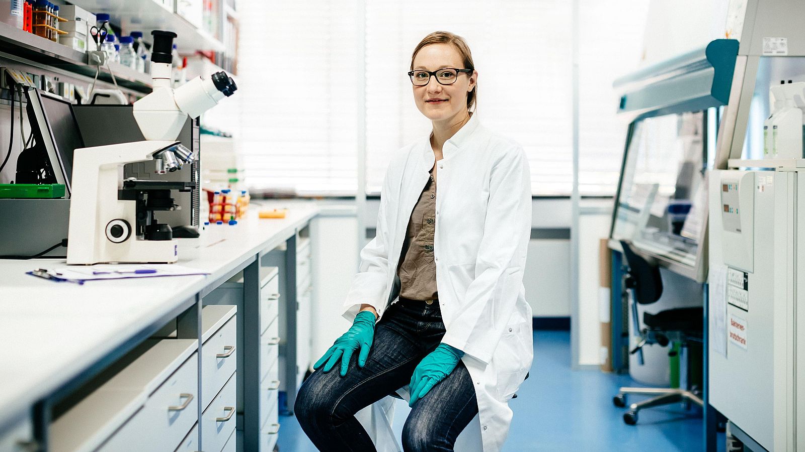 Un estudio del Science Media Centre España halla que los científicos responden en mayor medida a las entrevistas que las científicas