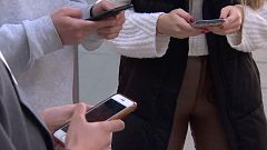El mòbil, l'heroïna del segle XXI: com sabem si som addictes?