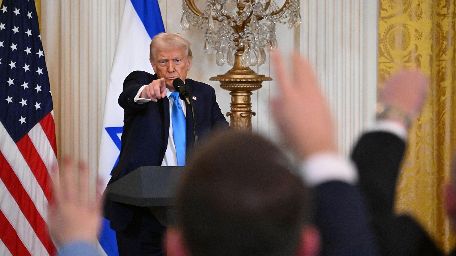 Donald Trump se dirige a la prensa en la Casa Blanca