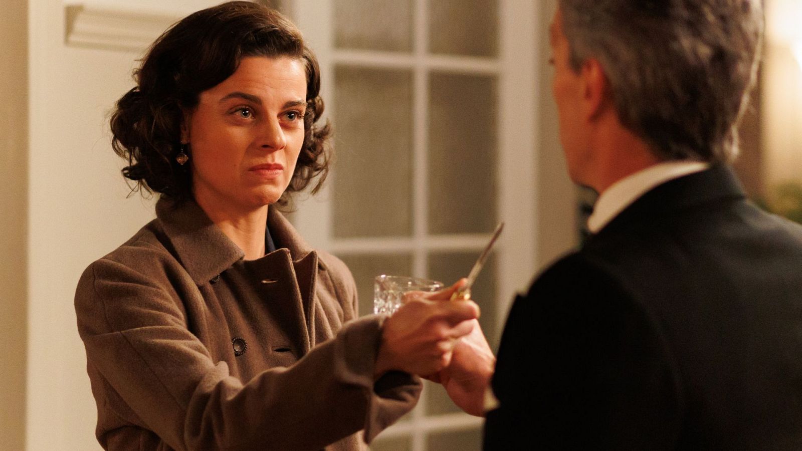 Capítulos de La Moderna del 137 al 141: Mercedes trata de asesinar a Emiliano