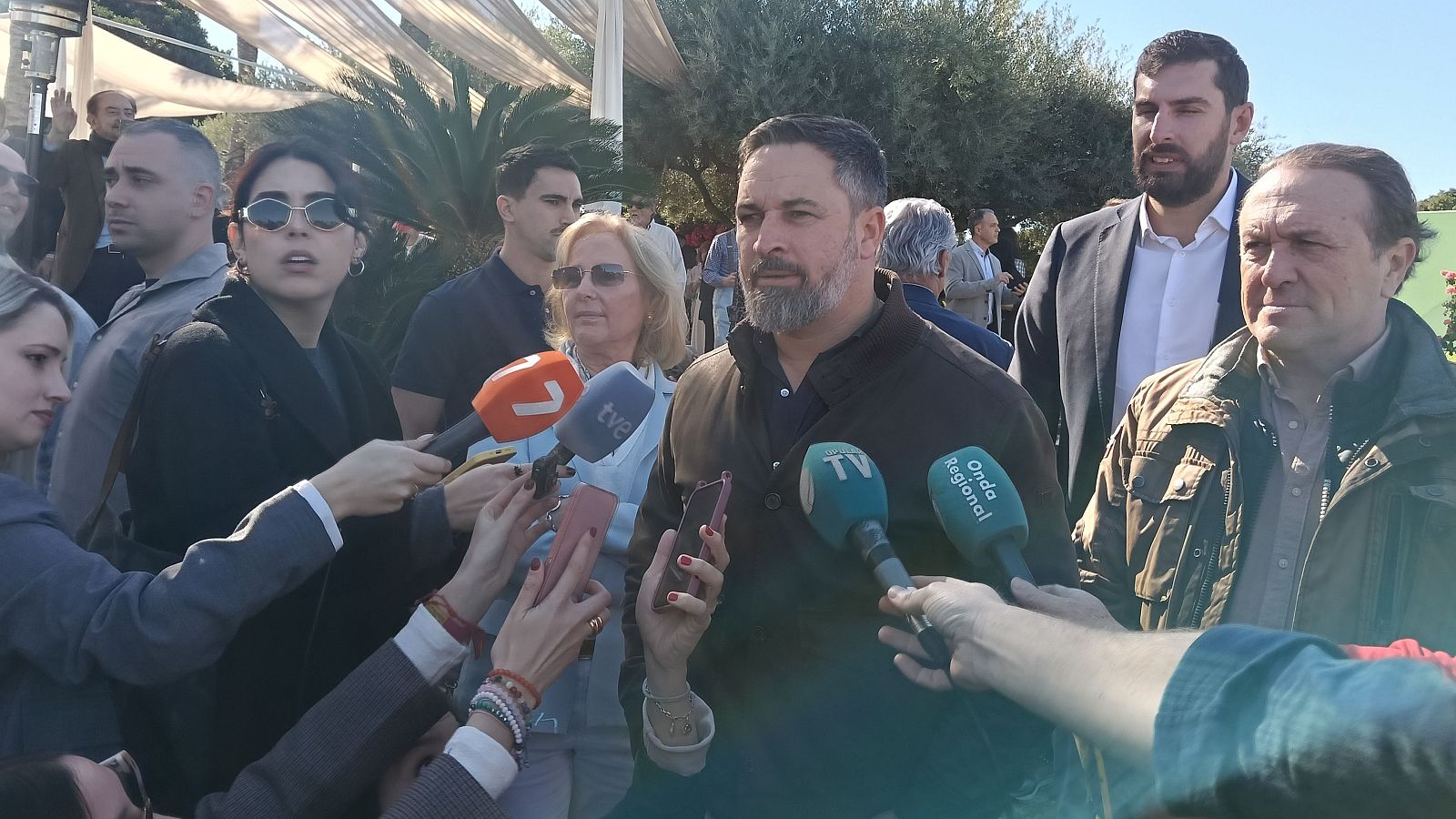 Abascal asegura que votará en contra de los presupuestos autonómicos si el PP no rompe con el PSOE en la UE