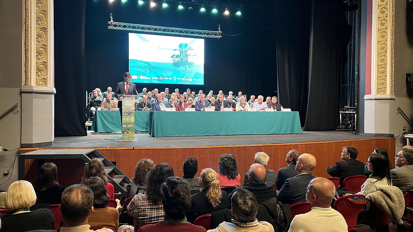 El president de la Generalitat, Salvador Illa, intervé a la cloenda del XIV congrés d'Unió de Pagesos a Mollerussa