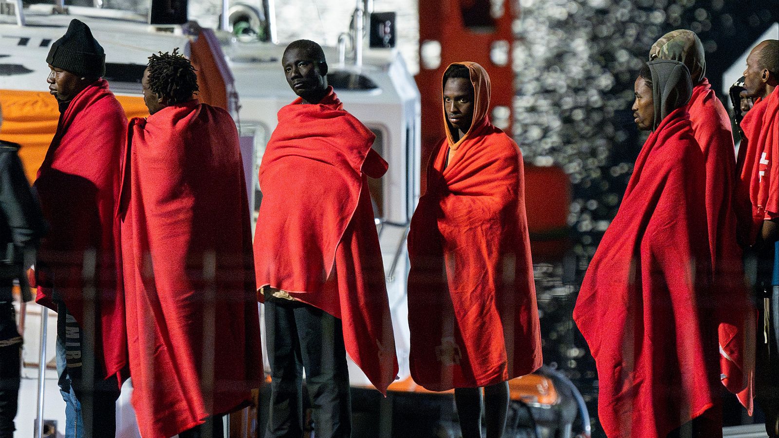 Cinco embarcaciones llegan a Canarias