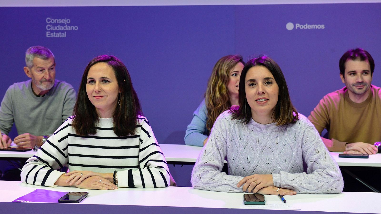 Ione Belarra e Irene Montero durante una reunión del Consejo Ciudadano de Podemos en 2023