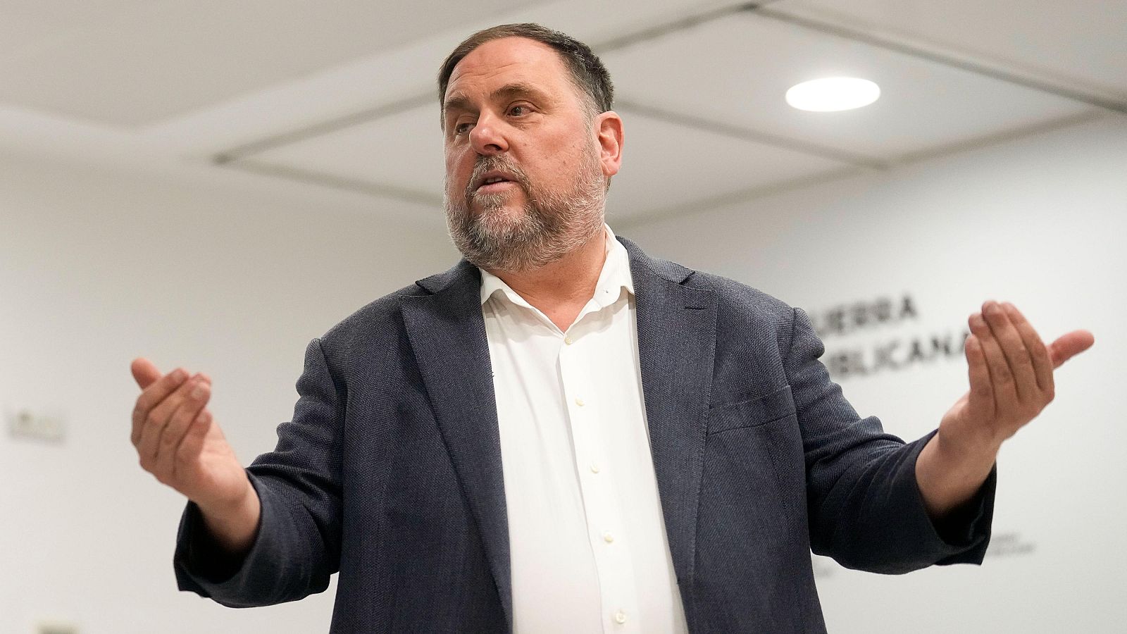 Oriol Junqueras, condenado por delito de malversación, en la sede de ERC