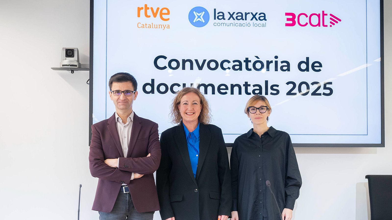 El presidente de la Corporación RTVE, José Pablo López; la consejera delegada de La Xarxa, Núria de José, y la presidenta de la Corporació Catalana de Mitjans Audiovisuals, Rosa Romà.