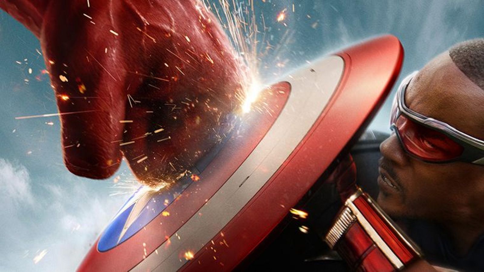 Primer plano de Capitán América con su escudo, a punto de ser golpeado por un gran puño.  Chispas y tensión máxima.