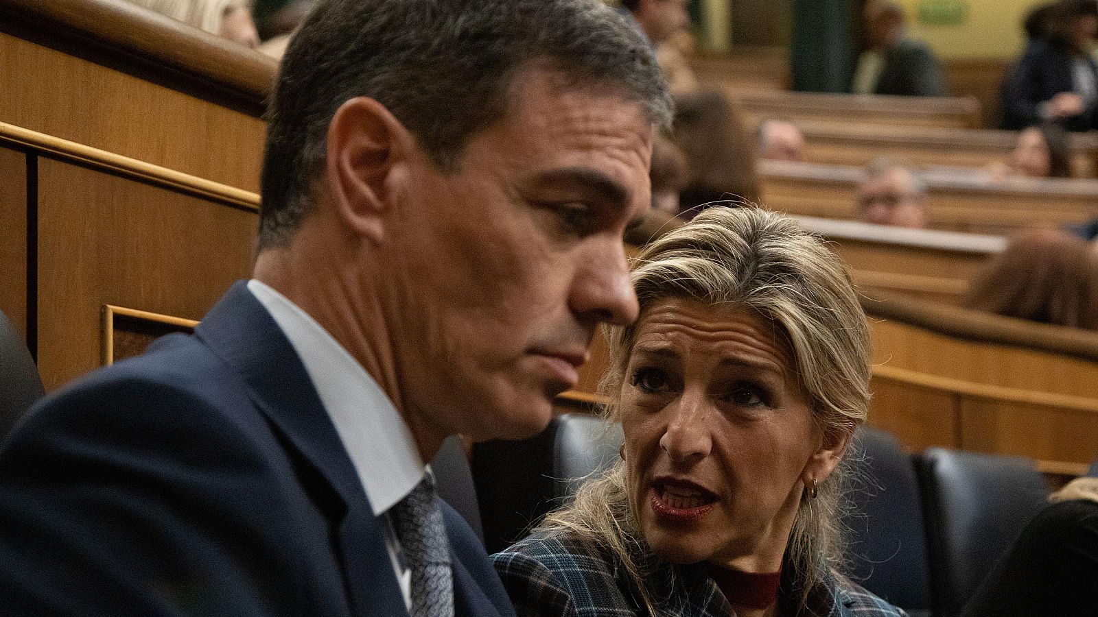 El presidente del Gobierno, Pedro Sánchez y la vicepresidenta segunda, Yolanda Díaz, en el Conreso