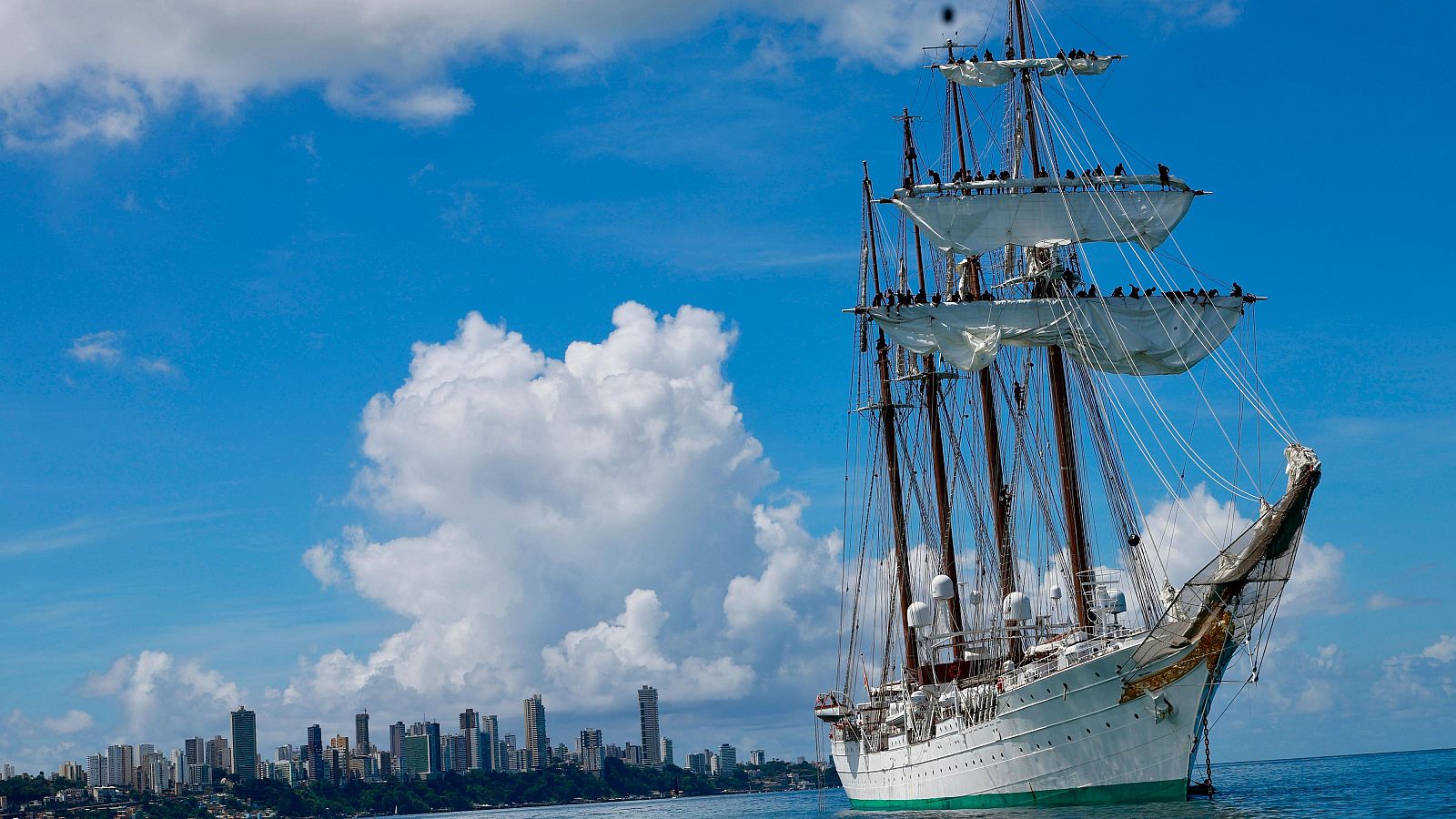 La Princesa Leonor arriba este viernes a Salvador de Bahía, primera escala en América del buque escuela Elcano
