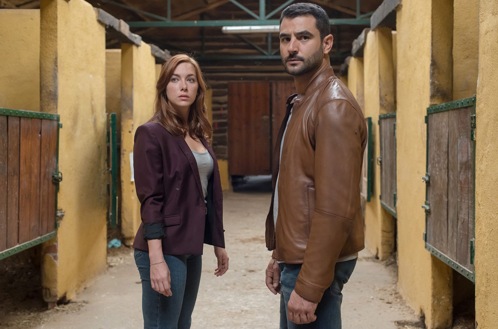 Una prueba de ADN, que no concuerda con lo que esperaban, tensa la relación entre Carlos y Claudia