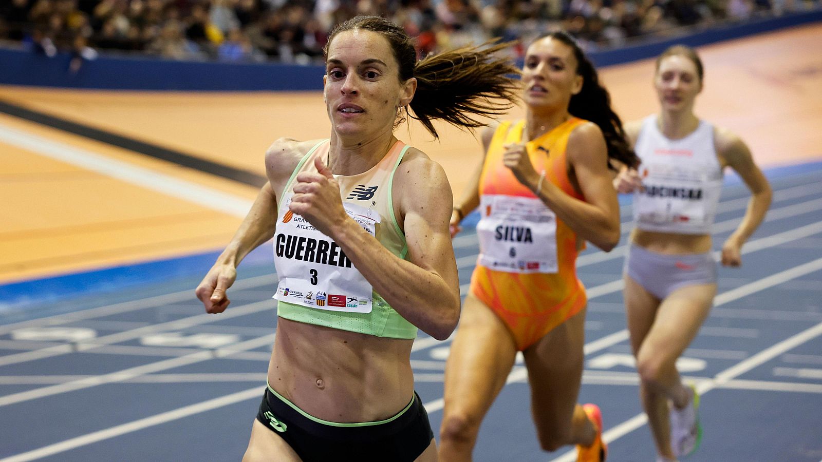 Esther Guerrero, en cabeza en una carrera de esta temporada de atletismo en pista cubierta