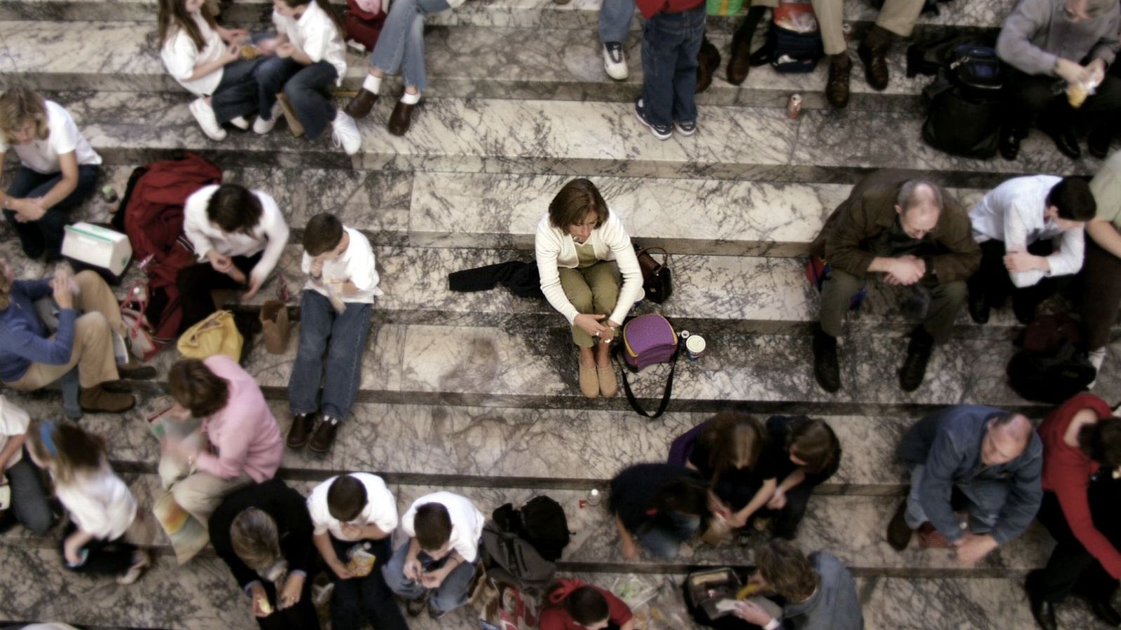 La paradoja de la tolerancia lleva a que los grupos ultras crezcan en nuestras sociedades y socaven los principios democráticos.