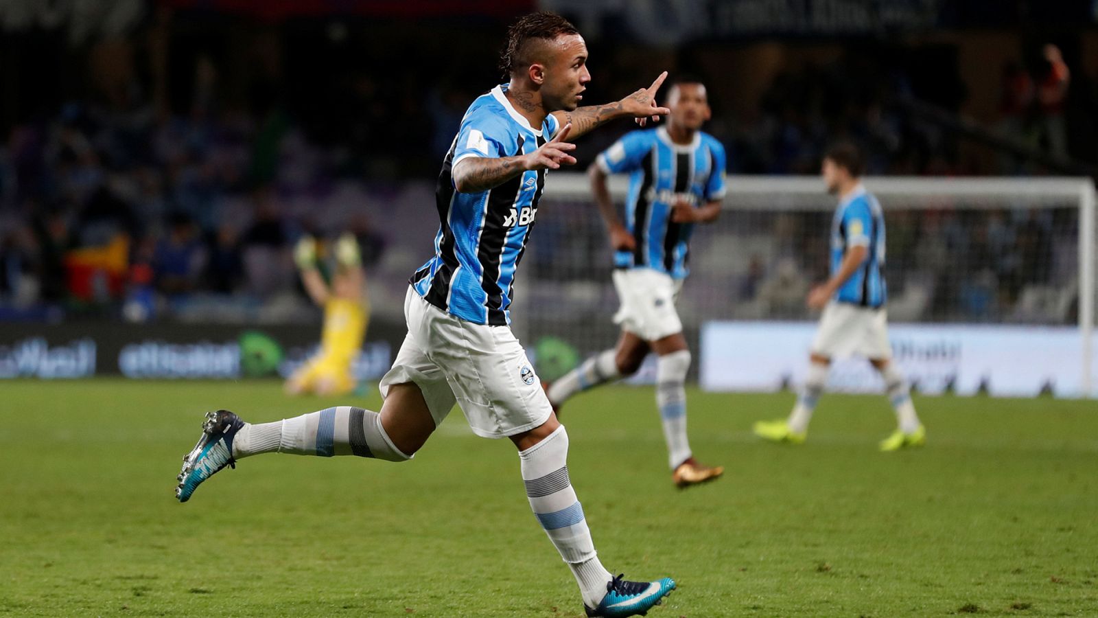 El Gremio se impone en la pr�rroga y se mete en la final del Mundialito