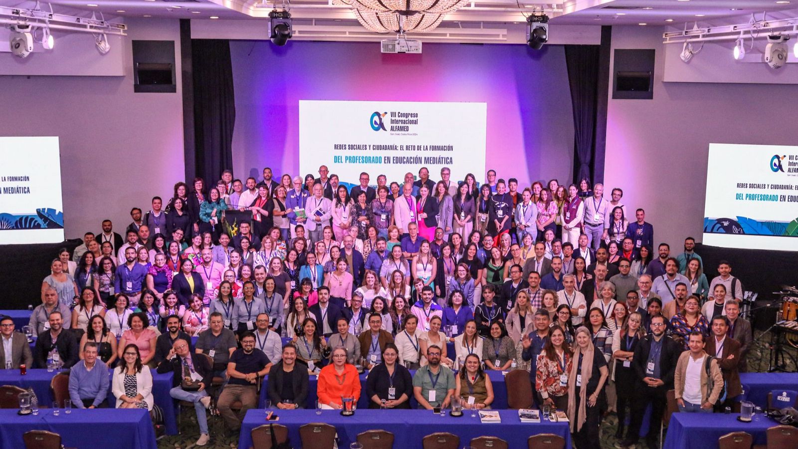 Foto grupal del VII Congreso Internacional Alfamed en Costa Rica