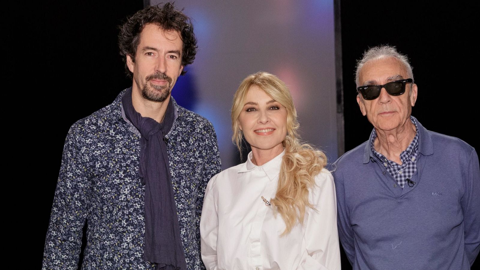 Cayetana Guillén Cuervo, con Félix Viscarret y Juan José Millás