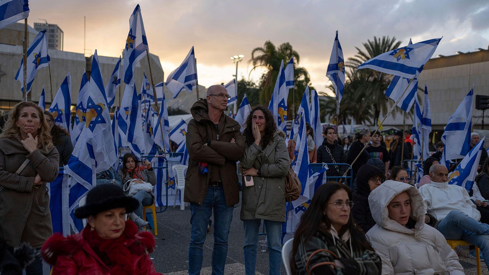 Vigilia por el retorno de los cuerpos de los hermanos Bibas