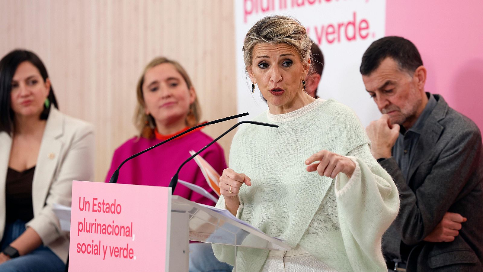 Díaz pide al PSOE dar un impulso a la legislatura y salir a la "ofensiva" con medidas "sociales" y "de izquierdas"
