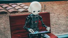Mejorar nuestra vida o sustituirnos: cómo la historia de la inteligencia artificial explica sus desafíos