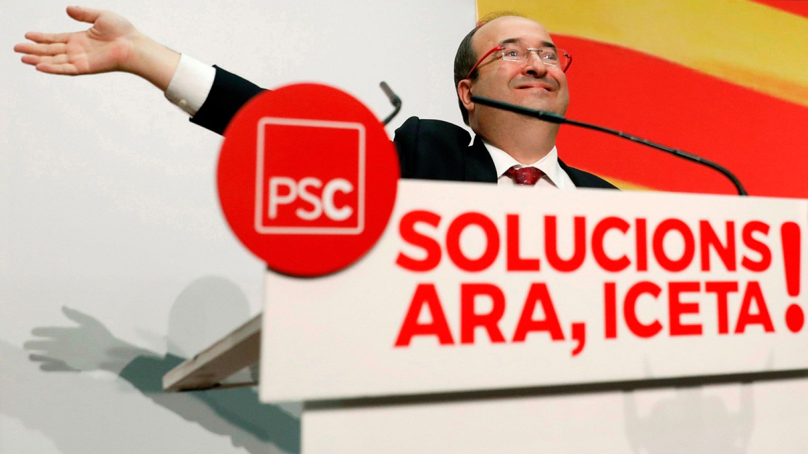 El candidato del PSC a la presidencia de la Generalitat, Miquel Iceta, en un mitin en Vilanova i la Geltrú