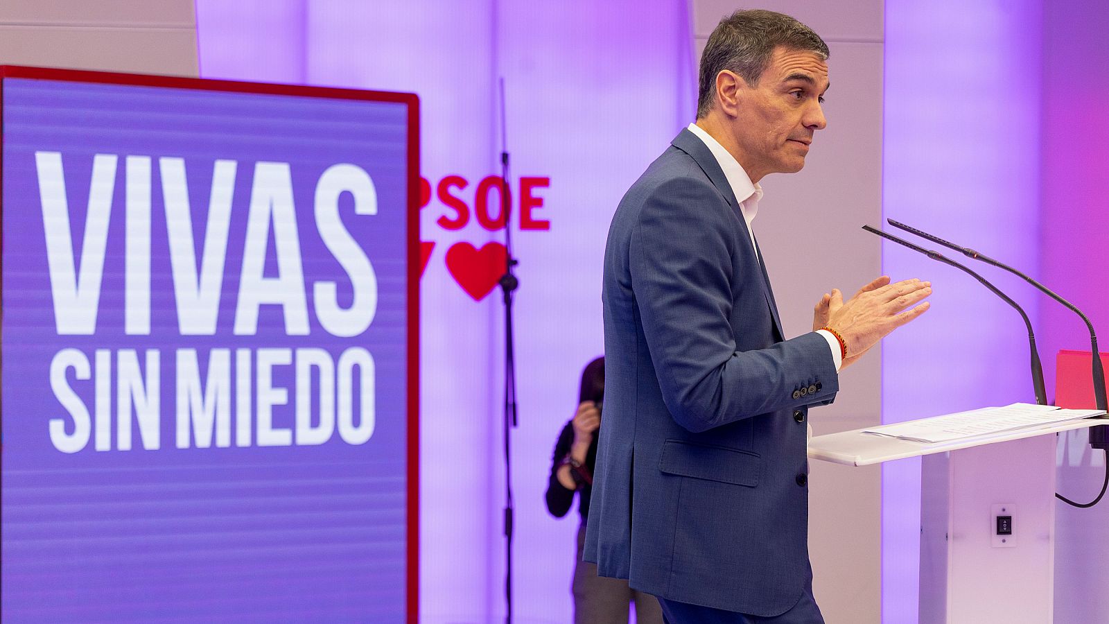 Sánchez dice que "hace falta" formación en violencia de género para operadores jurídicos y alerta del "odio" en redes