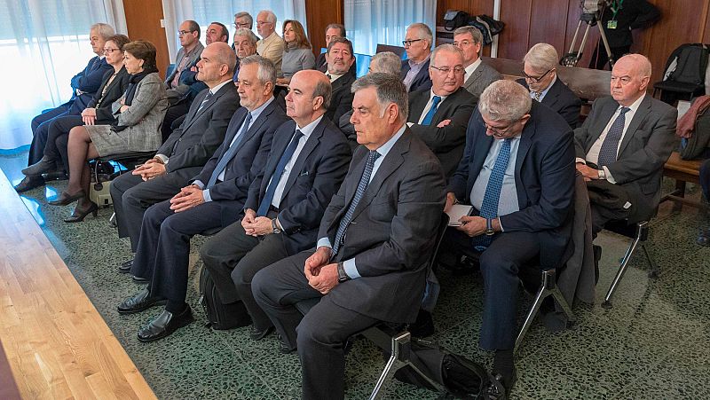 Quién es quién en el banquillo del caso de los ERE: Chaves, Griñán y otros 20 ex altos cargos de la Junta